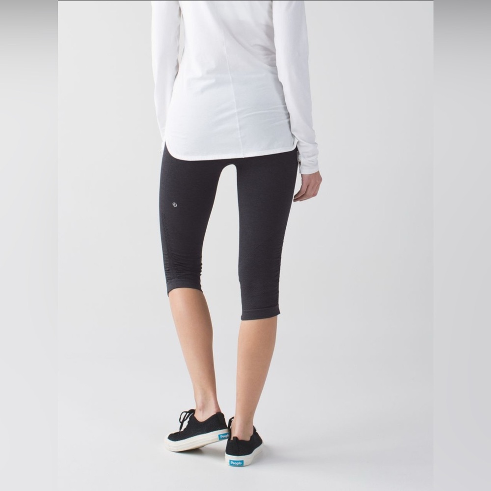 Lululemon - In The Flow Crop II - Picture 4 of 9